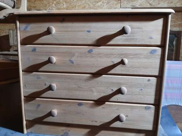 Commode en pin